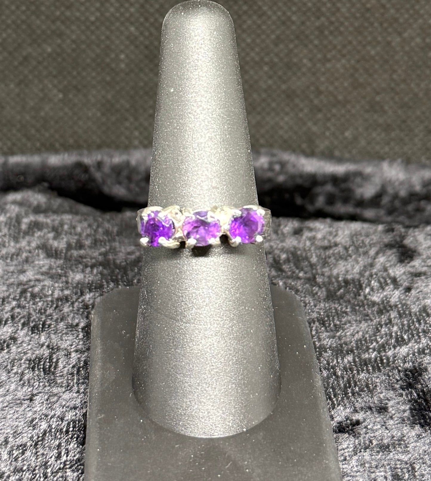 Ring, 3-stone Amethyst