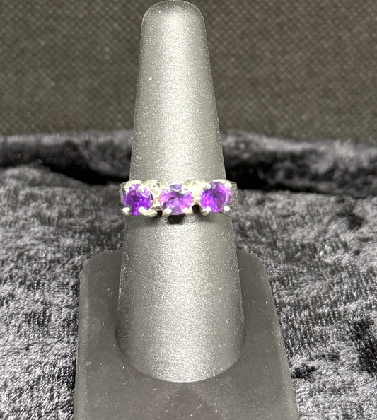 Ring, 3-stone Amethyst
