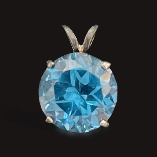 Pendant, Blue Lab Spinel 10mm