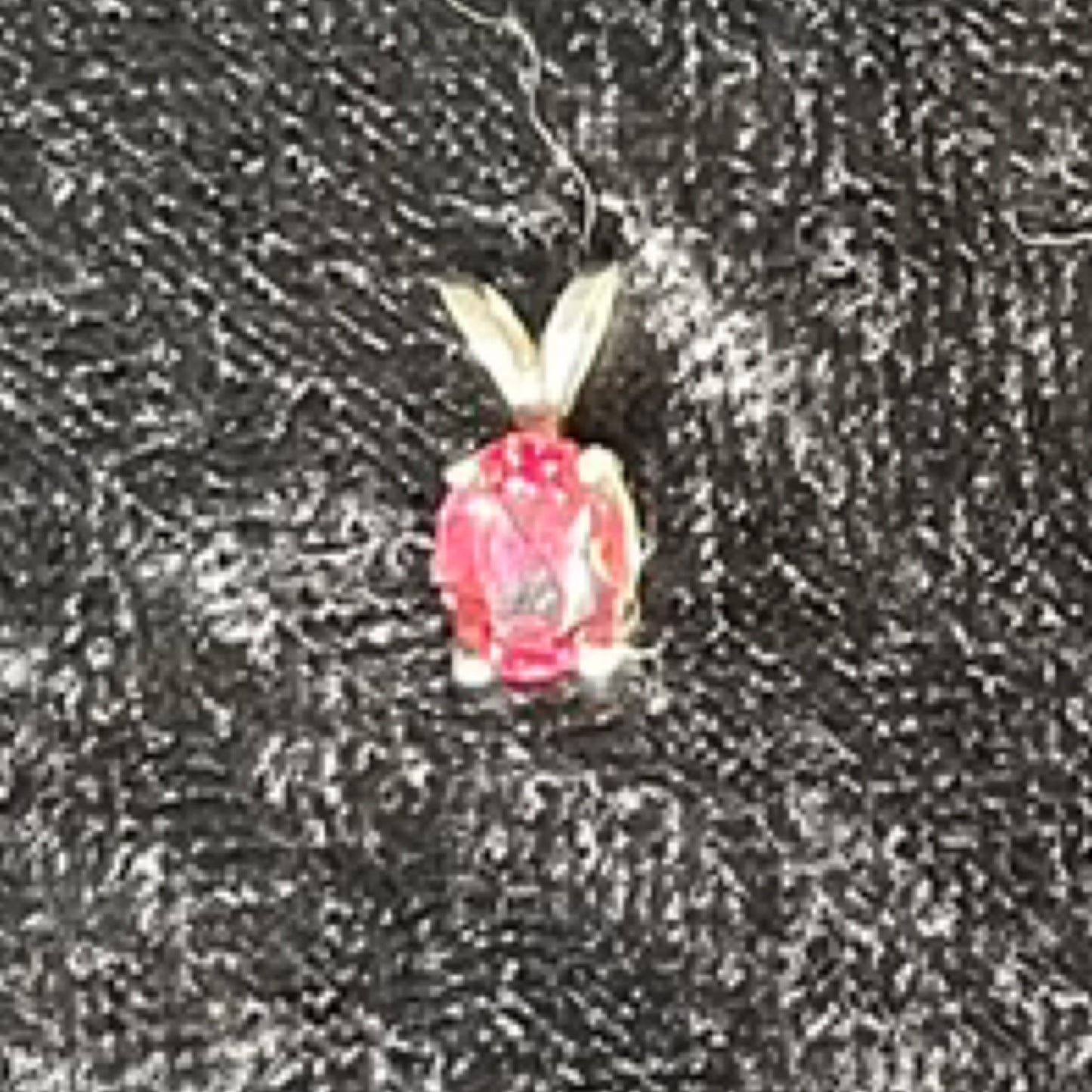 Pendant, Garnet 7 mm x 5 mm oval