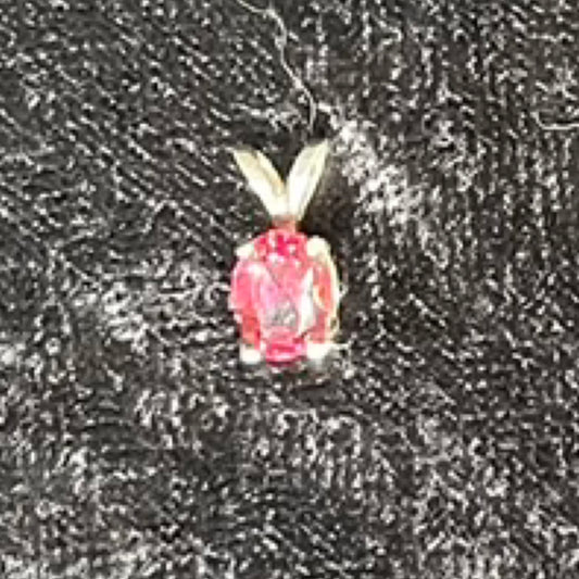 Pendant, Garnet 7 mm x 5 mm oval